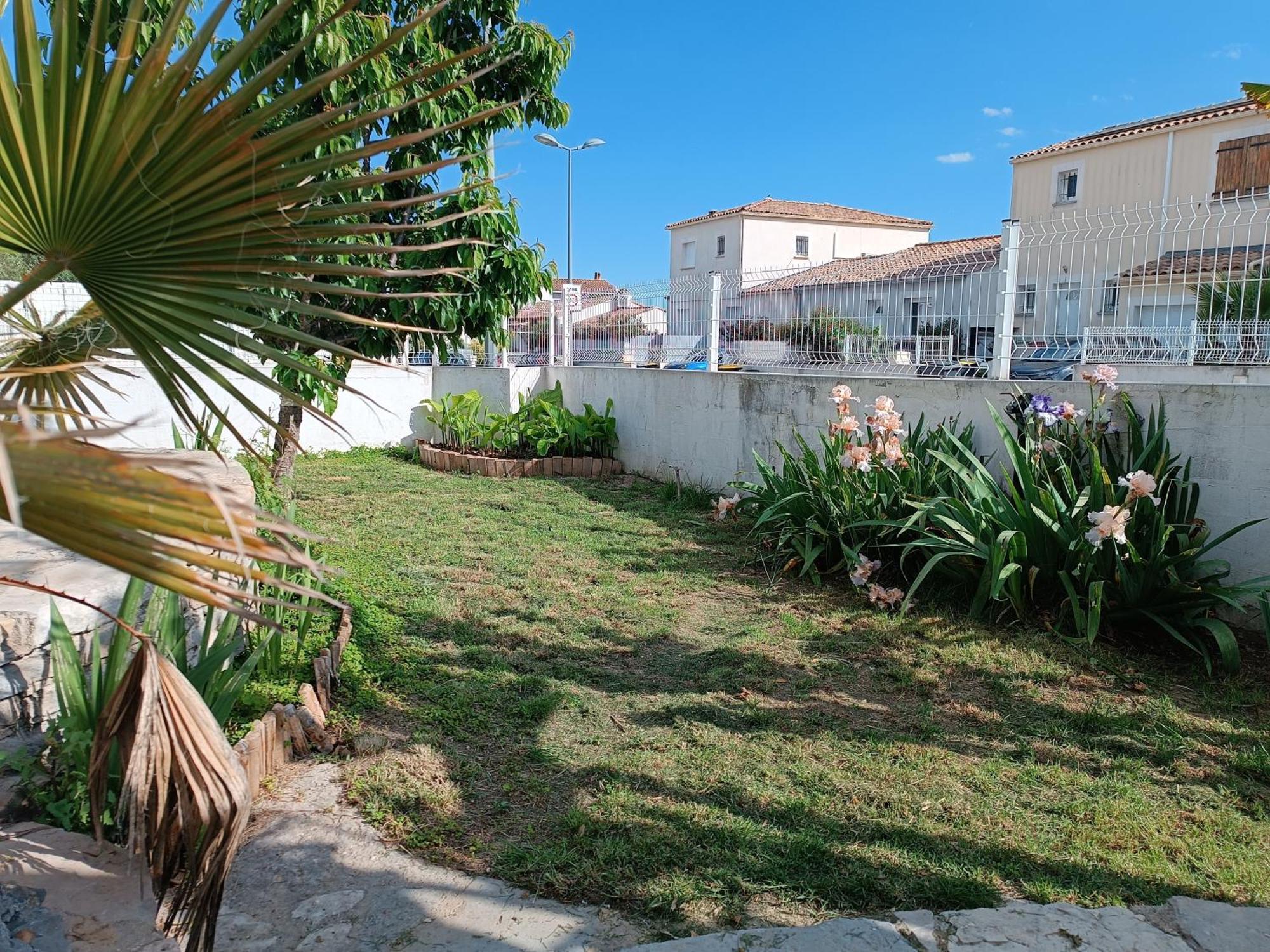 Chambres A Vacquieres Exterior photo